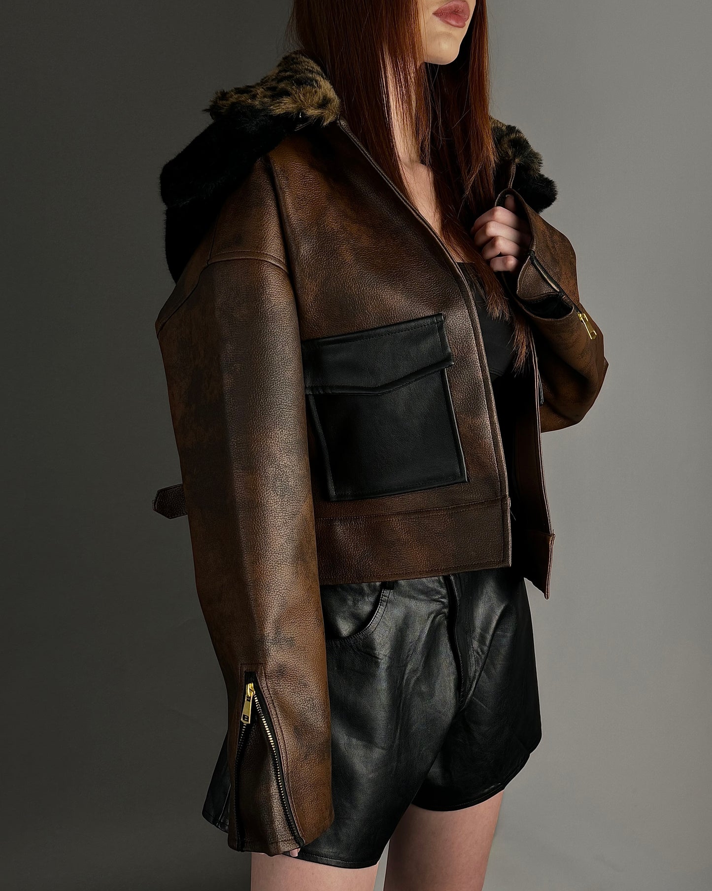 Dirty brownish Leather Jacket x Fur Hood.