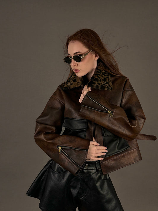 Dirty brownish Leather Jacket x Fur Hood.