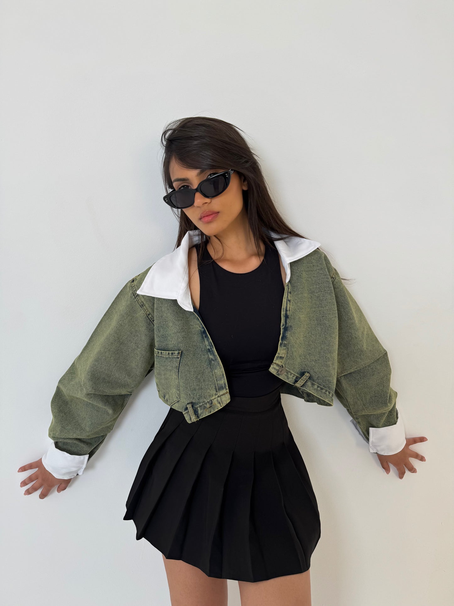 Vintage green denim jacket with a straight white collar(pre-order)