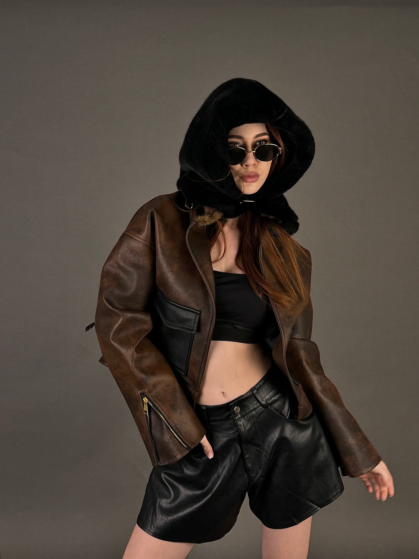 Dirty brownish Leather Jacket x Fur Hood.